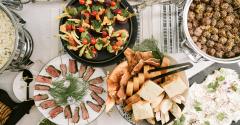 chowgirls catering table spread