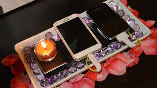 Cordless mobile phone charging stations